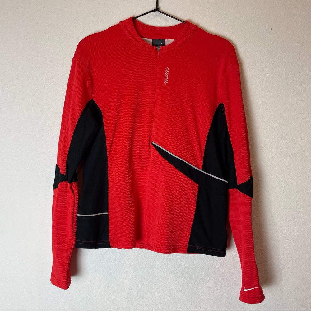 EUC Nike Sphere Dry Pullover with Built-in Sports Bra